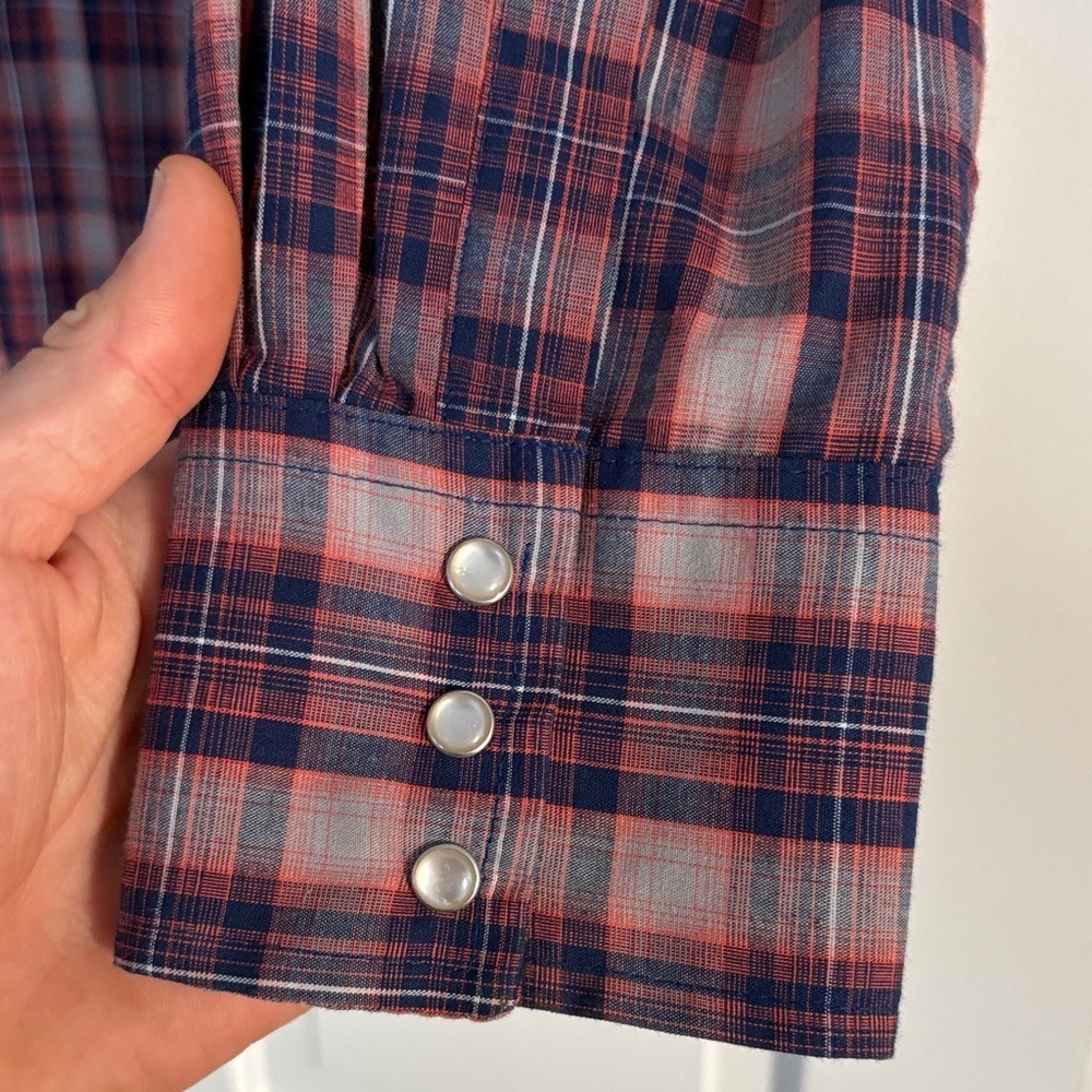 Wrangler Men's Burgundy and Navy Plaid Shirt - Picture 4 of 6
